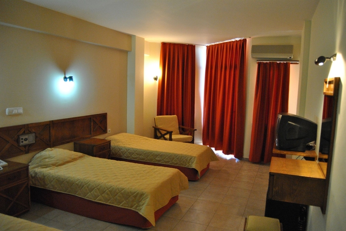 Imagen de los interiores del Hotel Benna. Foto 6
