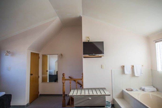 Imagen general del Hotel Bennetts Thermal Pools Motor Inn. Foto 10