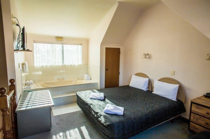 Imagen de la habitación del Hotel Bennetts Thermal Pools Motor Inn. Foto 20