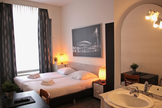 Imagen de la habitación del Hotel Benno. Foto 6