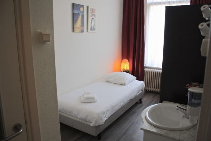 Imagen de la habitación del Hotel Benno. Foto 10