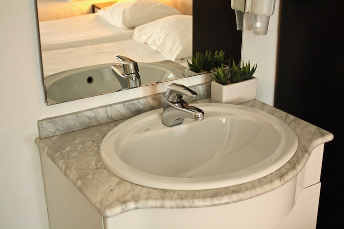 Imagen de la habitación del Hotel Benno. Foto 11