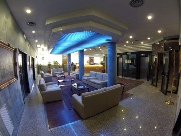 Imagen de los interiores del Hotel Benny. Foto 17