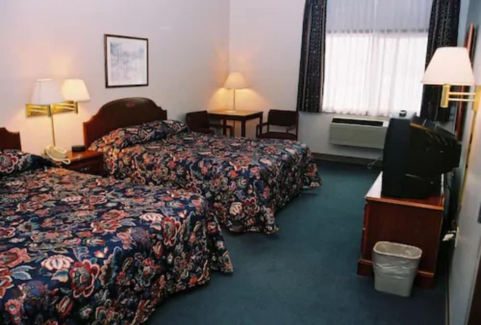 Imagen de la habitación del Hotel Benny\'s Colville Inn. Foto 5