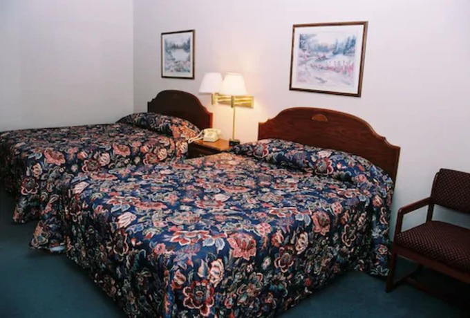 Imagen de la habitación del Hotel Benny\'s Colville Inn. Foto 8