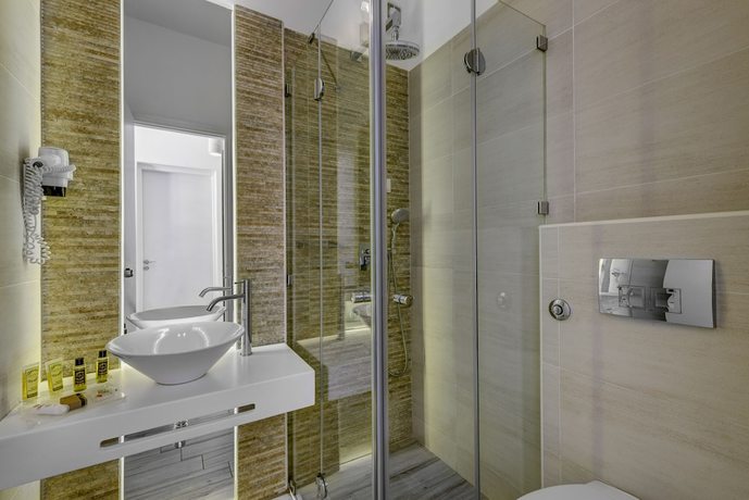 Imagen de la habitación del Hotel Benois. Foto 10