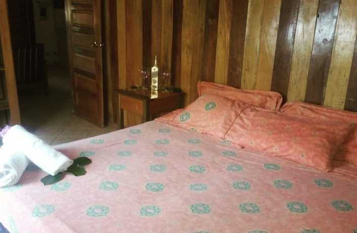 Imagen de la habitación del Hotel Benque. Foto 17