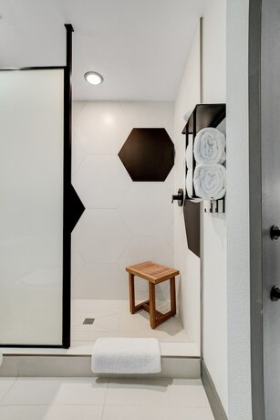 Imagen de la habitación del Hotel Bent Inn and Pub &ndash; Premier LGBTQ Adults Only Resort. Foto 15
