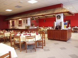 Imagen del bar/restaurante del Hotel Benta. Foto 3