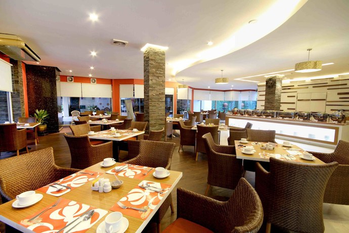Imagen del bar/restaurante del Hotel Bentani and Residence. Foto 5