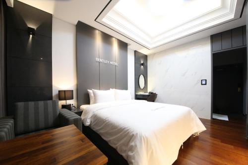 Imagen de la habitación del Hotel Bentley Tourist. Foto 3