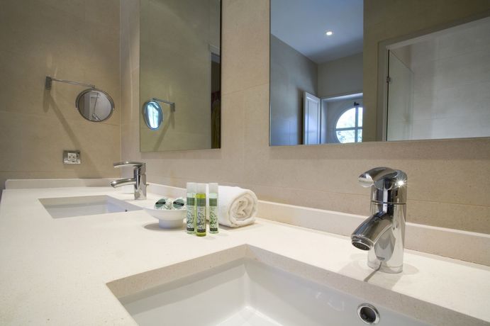 Imagen de la habitación del Hotel Benvengudo. Foto 7