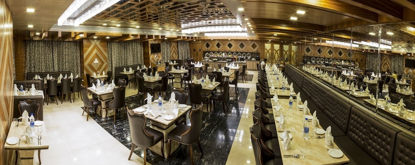 Imagen del bar/restaurante del Hotel Benzz Park Vellore. Foto 2