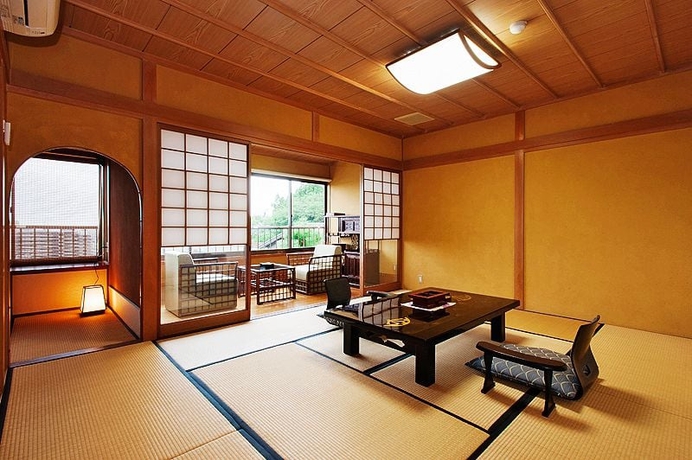 Imagen de la habitación del Hotel Beppu Showaen. Foto 8