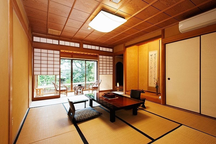 Imagen de la habitación del Hotel Beppu Showaen. Foto 9