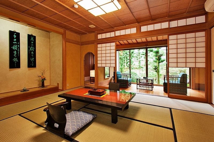 Imagen de la habitación del Hotel Beppu Showaen. Foto 11