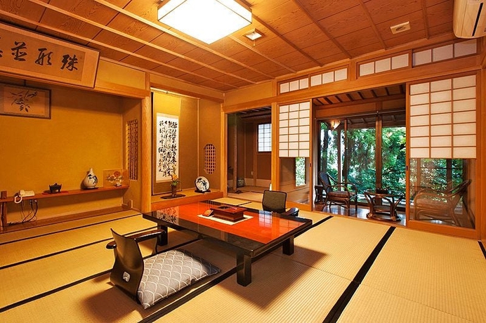 Imagen de la habitación del Hotel Beppu Showaen. Foto 12