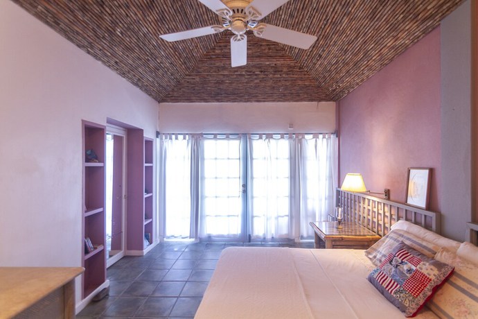 Imagen de la habitación del Hotel Bequia Beachfront Villa. Foto 14