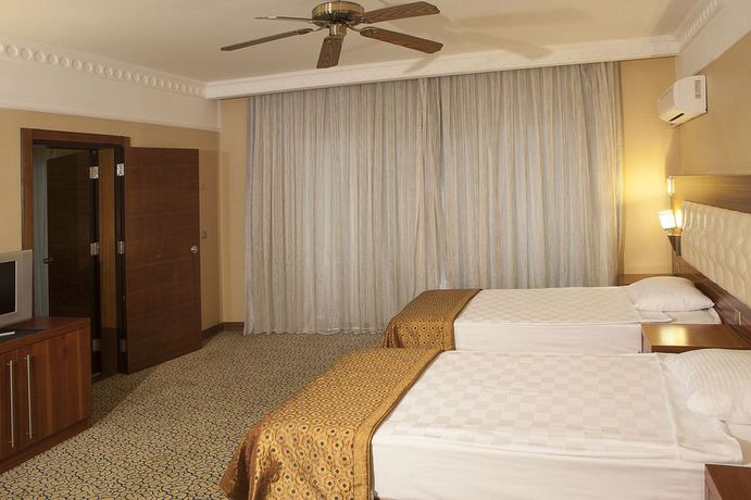 Imagen del bar/restaurante del Hotel Bera Alanya. Foto 7