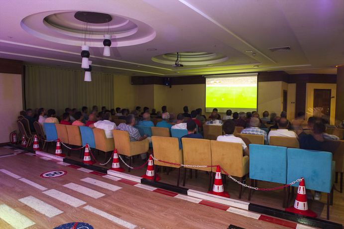 Imagen del bar/restaurante del Hotel Bera Alanya. Foto 9