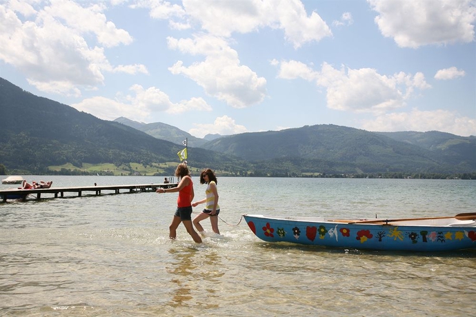 Imagen de los exteriores del Hotel Berau Landhotel Am See. Foto 12