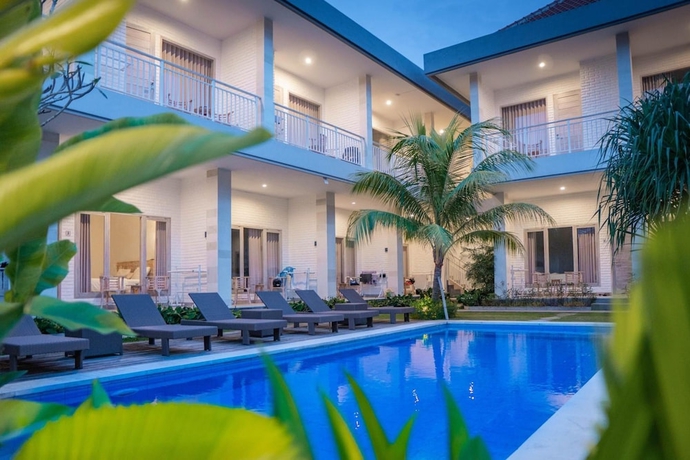 Imagen de la piscina del Hotel Berawa Dini Guesthouse. Foto 18
