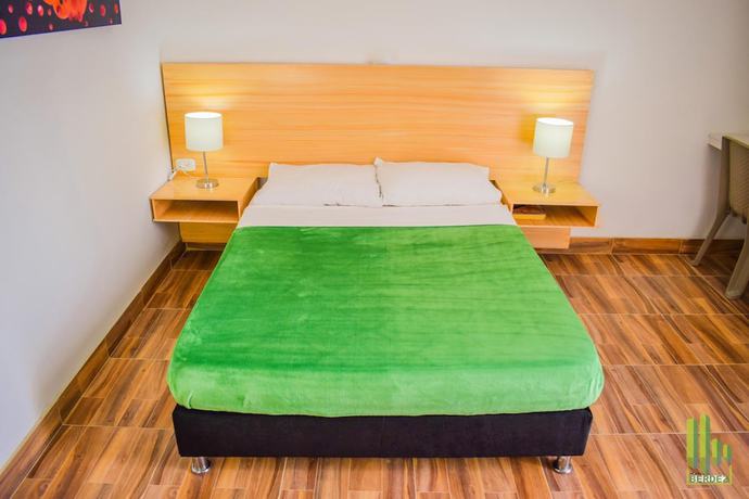 Imagen de la habitación del Hotel Berdez. Foto 8