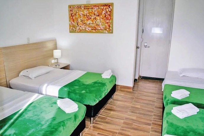 Imagen de la habitación del Hotel Berdez. Foto 16