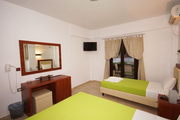 Imagen de la habitación del Hotel Berdoussis. Foto 2