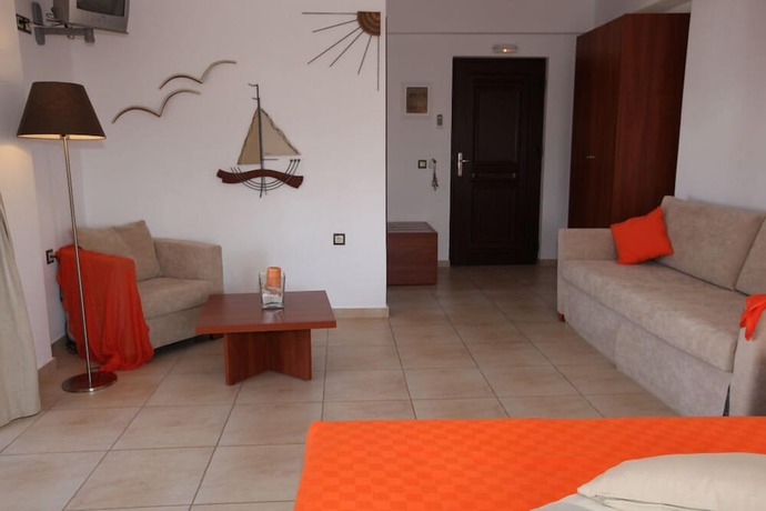 Imagen de la habitación del Hotel Berdoussis. Foto 8