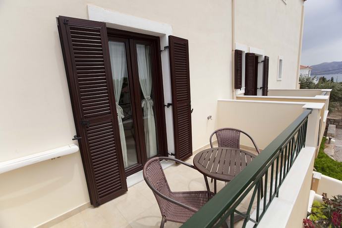 Imagen de la habitación del Hotel Berdoussis. Foto 10