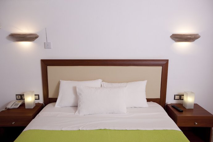 Imagen de la habitación del Hotel Berdoussis. Foto 16