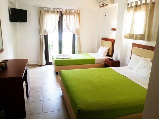 Imagen de la habitación del Hotel Berdoussis. Foto 20