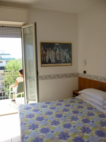 Imagen de la habitación del Hotel Berenice. Foto 7