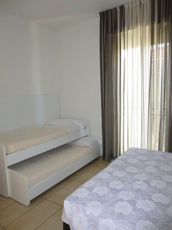 Imagen de la habitación del Hotel Berenice. Foto 12