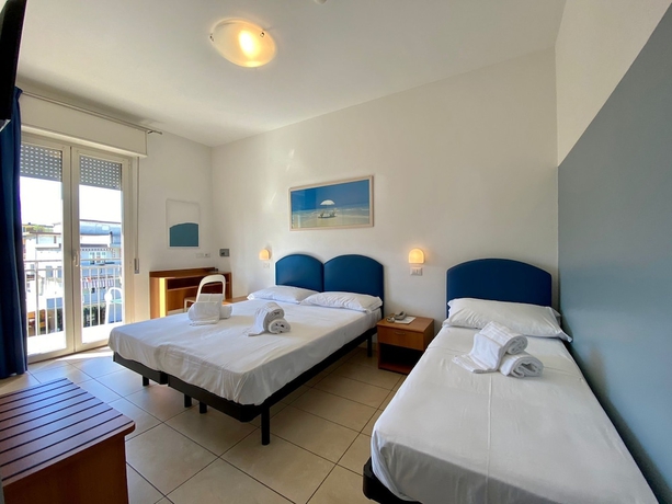 Imagen de la habitación del Hotel Berenice. Foto 14