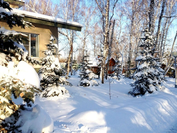 Imagen de los exteriores del Hotel Berezka, Cheli&aacute;binsk. Foto 3