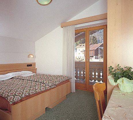 Imagen de la habitación del Hotel Berg Latemar Spitze. Foto 3