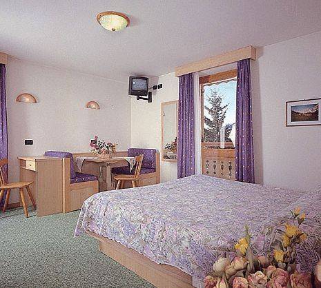 Imagen de la habitación del Hotel Berg Latemar Spitze. Foto 5