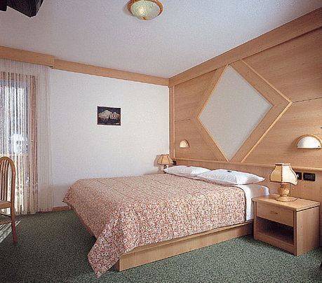 Imagen de la habitación del Hotel Berg Latemar Spitze. Foto 6