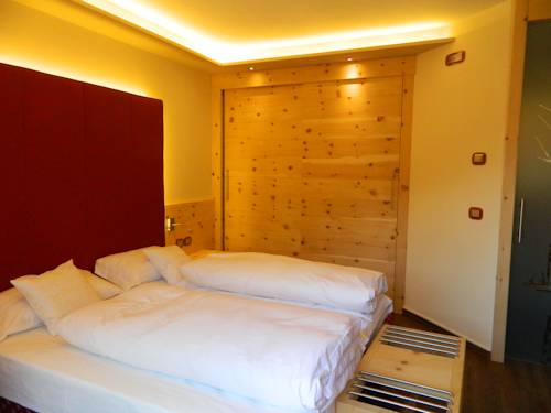 Imagen de la habitación del Hotel Berg Latemar Spitze. Foto 8