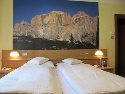 Imagen de la habitación del Hotel Berg Latemar Spitze. Foto 13