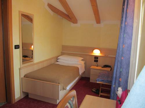 Imagen de la habitación del Hotel Berg Latemar Spitze. Foto 14