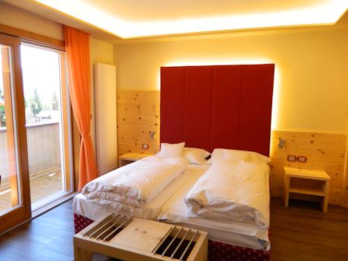 Imagen de la habitación del Hotel Berg Latemar Spitze. Foto 15