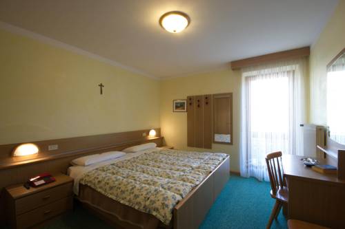 Imagen de la habitación del Hotel Berg Latemar Spitze. Foto 16