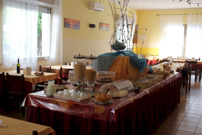 Imagen del bar/restaurante del Hotel Bergamo, Rimini. Foto 6