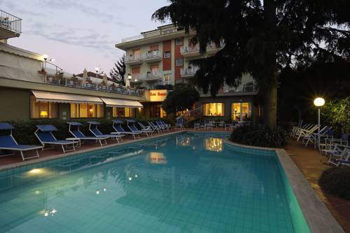 Imagen de la habitación del Hotel Bergamo, San Bartolomeo al Mare. Foto 2