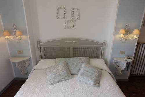 Imagen de la habitación del Hotel Bergamo, San Bartolomeo al Mare. Foto 5