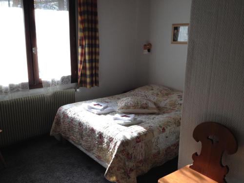 Imagen de la habitación del Hotel Bergerie Chatel. Foto 6