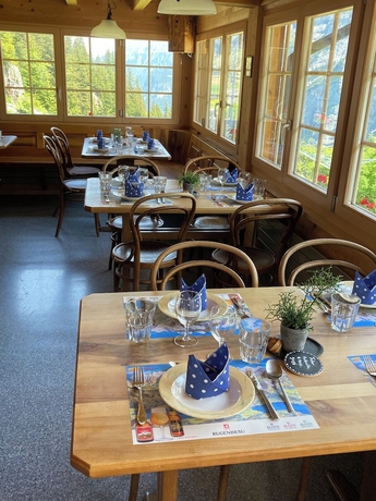 Imagen del bar/restaurante del Hotel Berggasthaus Tschingelhorn - only accessible on foot (2 hour hike). Foto 7